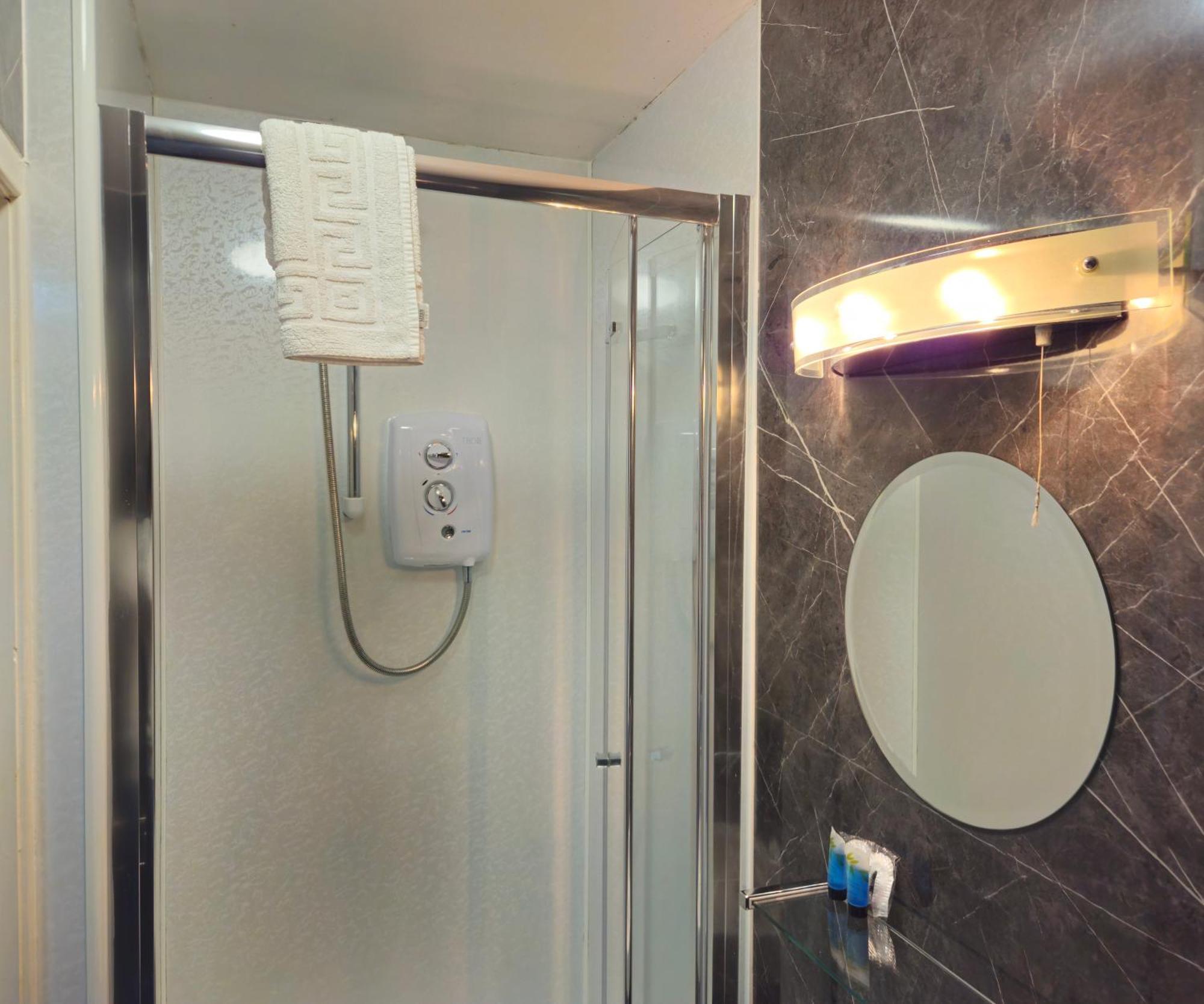 The County Hotel - Self Check-In, Ultra Fast Wi-Fi, Free Parking, Central Location Selkirk Luaran gambar