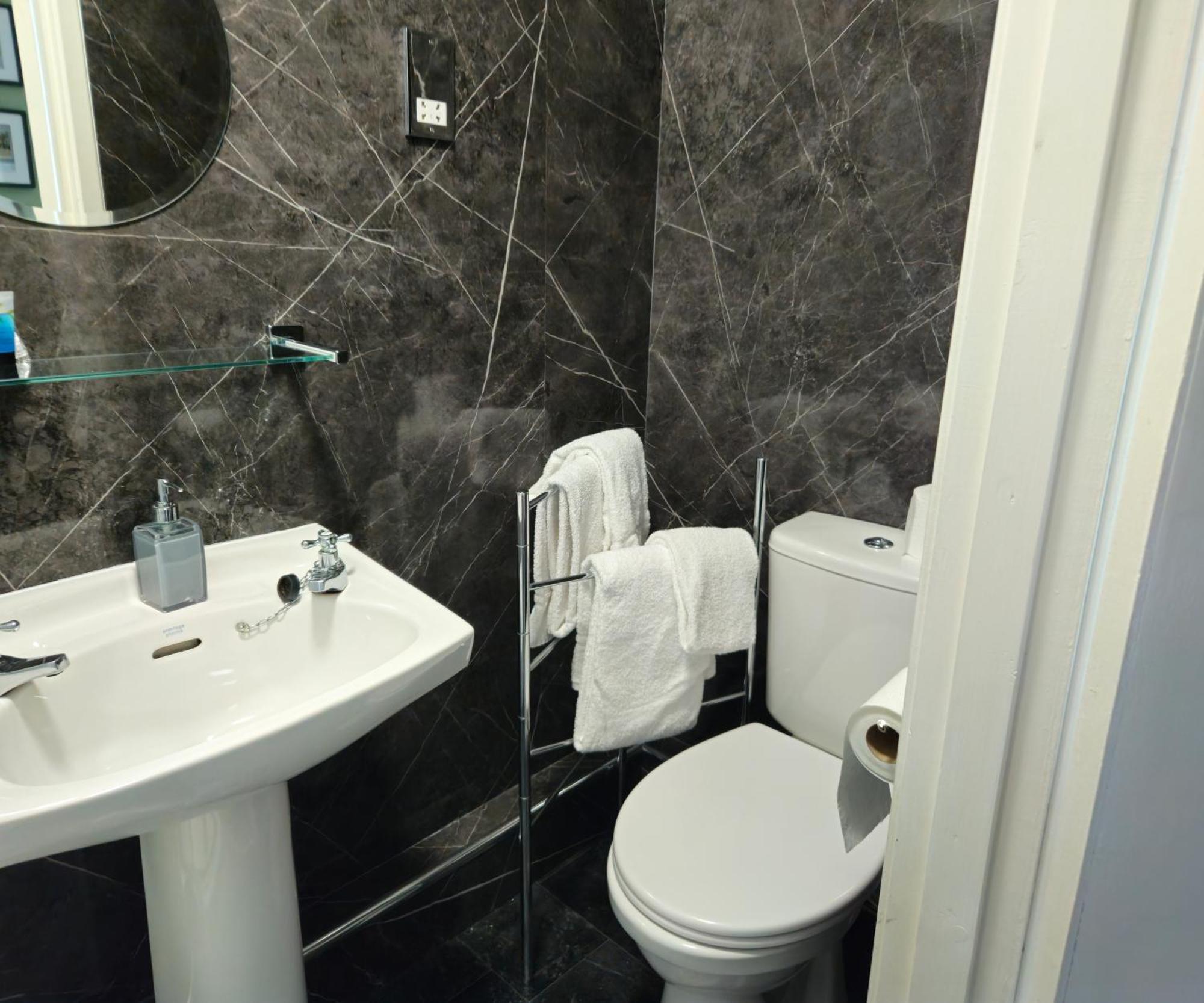 The County Hotel - Self Check-In, Ultra Fast Wi-Fi, Free Parking, Central Location Selkirk Luaran gambar